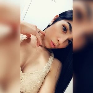 Meet your Posher, Adamaris